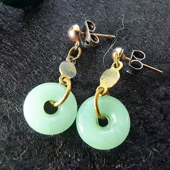 Assortment of earrings - Picture 6 of 11